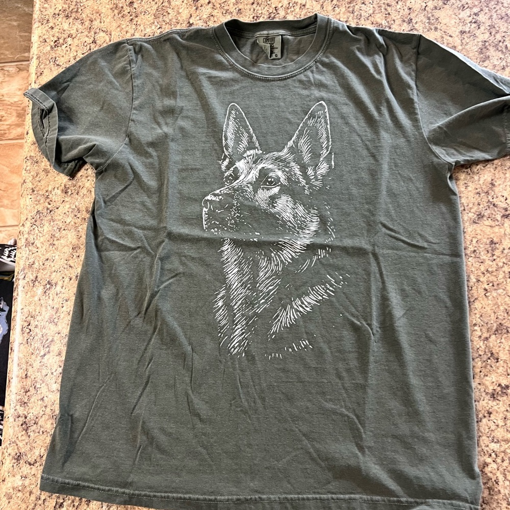 NWOT Shepherd Shepherd Dog graphic green comfort colors t shirt Large